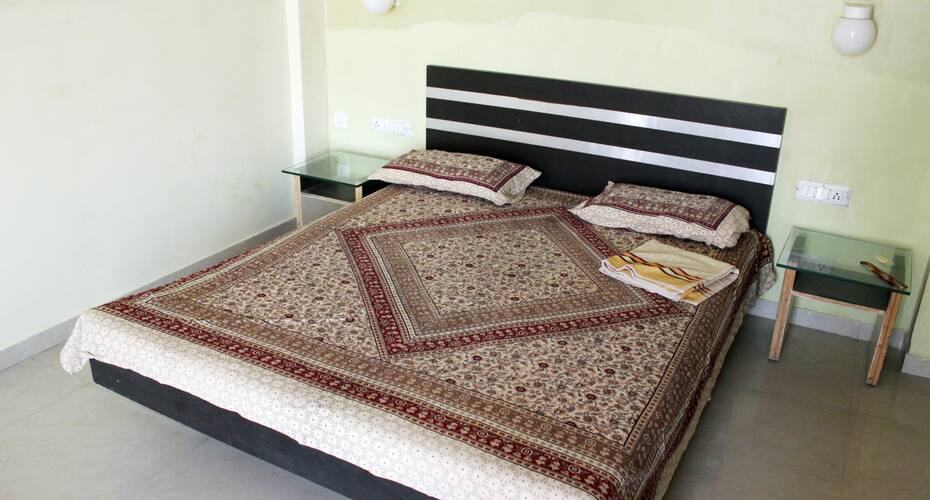 Hotel Krish, Ahmedabad 4